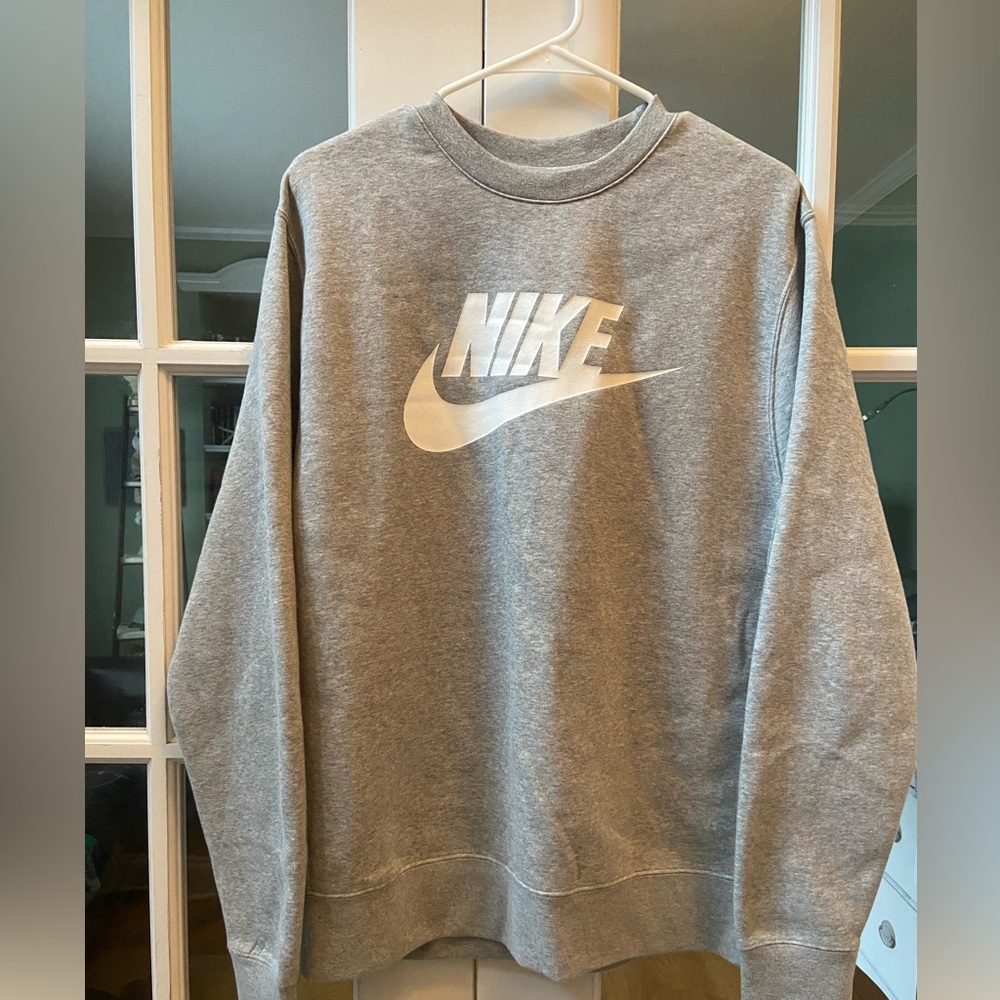 Nike Mens Grey Crewneck Sweatshirt Futura Logo Pullover Fleece Size Medium NWOT